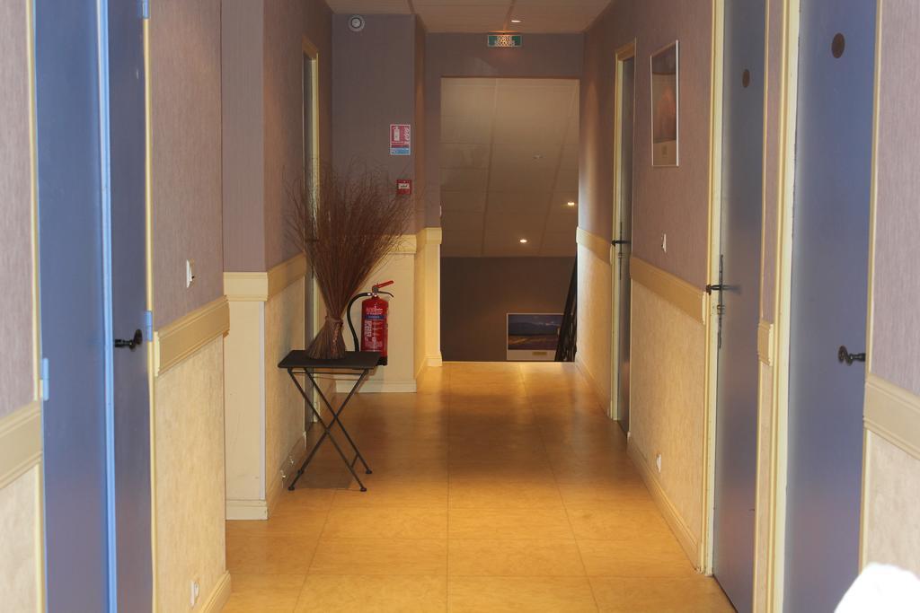 Logis Hotel Le Manoir & Lounge อัพท์ ห้อง รูปภาพ