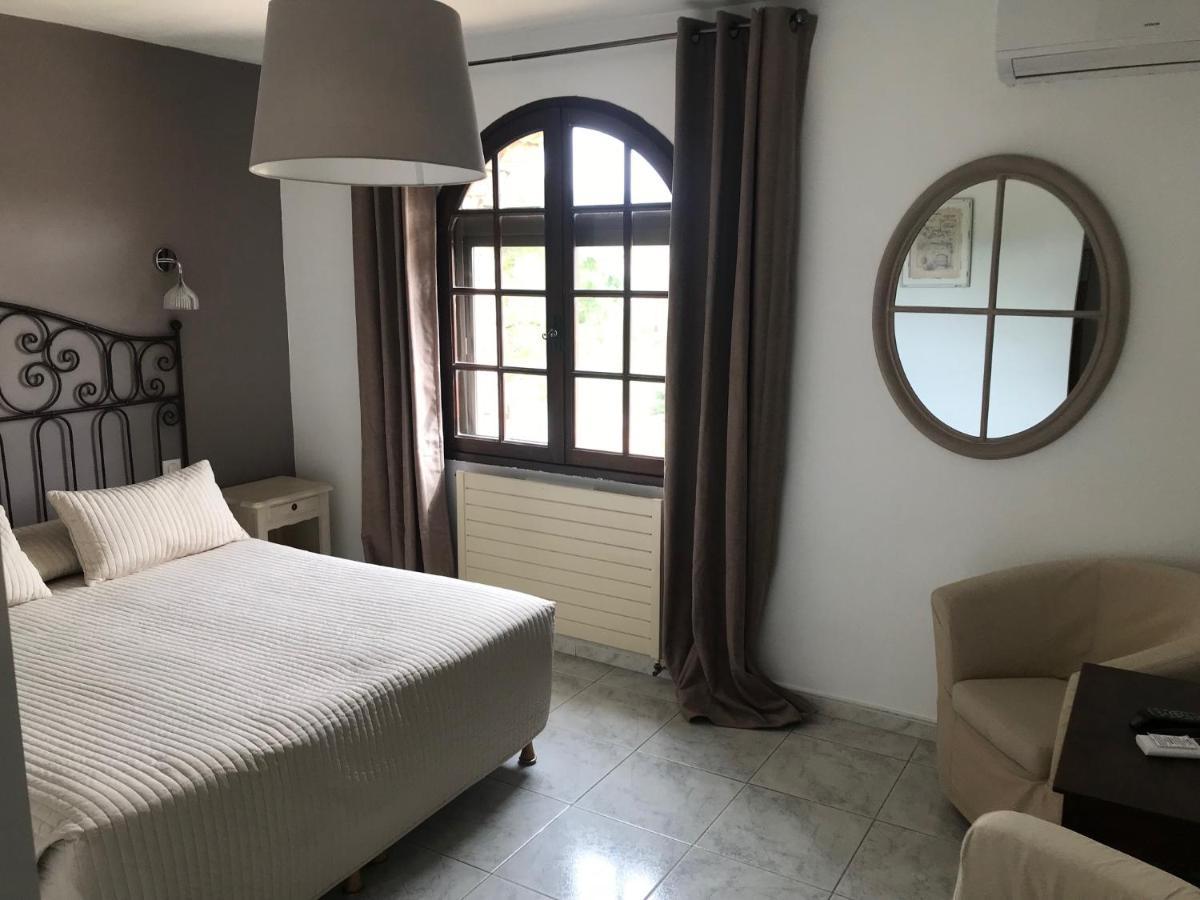 Logis Hotel Le Manoir & Lounge อัพท์ ภายนอก รูปภาพ