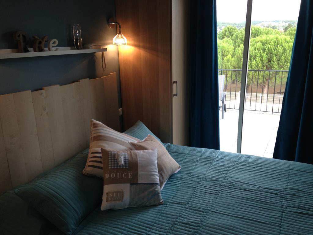Logis Hotel Le Manoir & Lounge อัพท์ ภายนอก รูปภาพ
