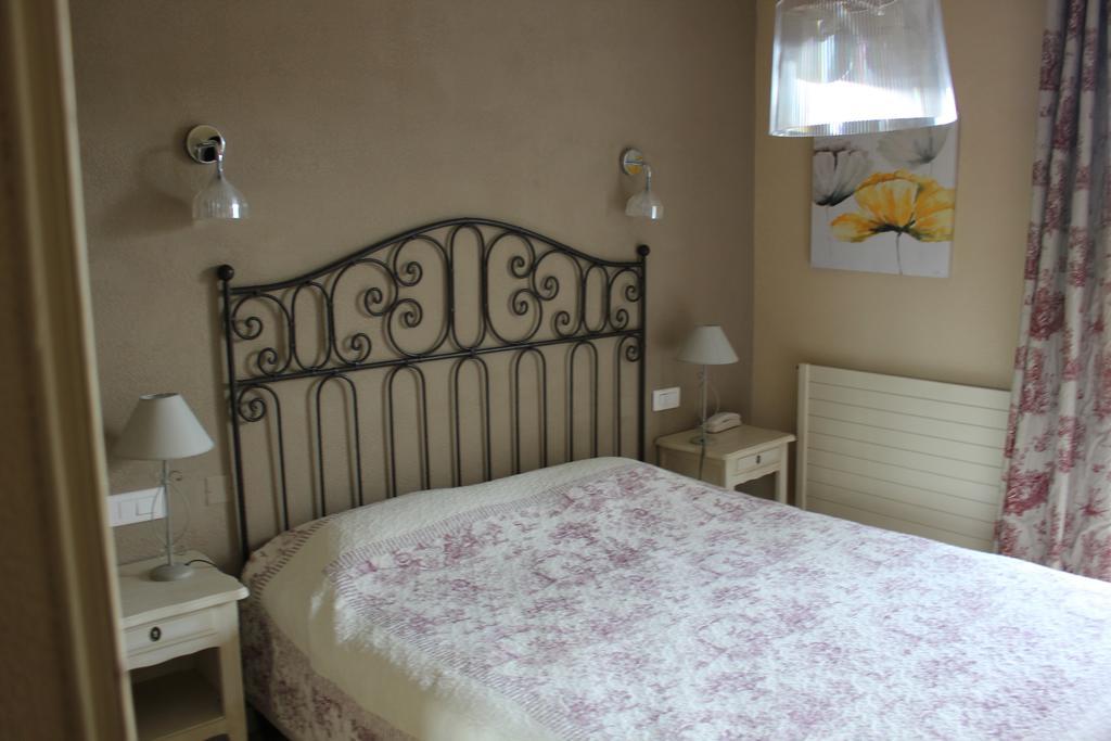 Logis Hotel Le Manoir & Lounge อัพท์ ภายนอก รูปภาพ